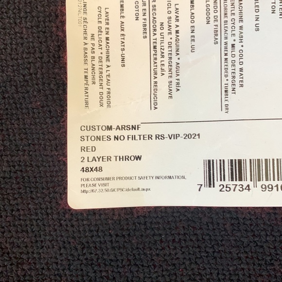 The Rolling Stones | Authentic Large Black & Red TOUR TM Mouth Fringed Blankets - Picture 4 of 8